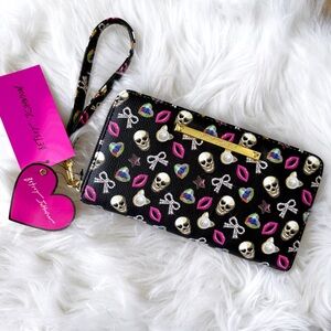 nwt betsey johnson skull hearts stars lips cats bows zip around wallet wristlet